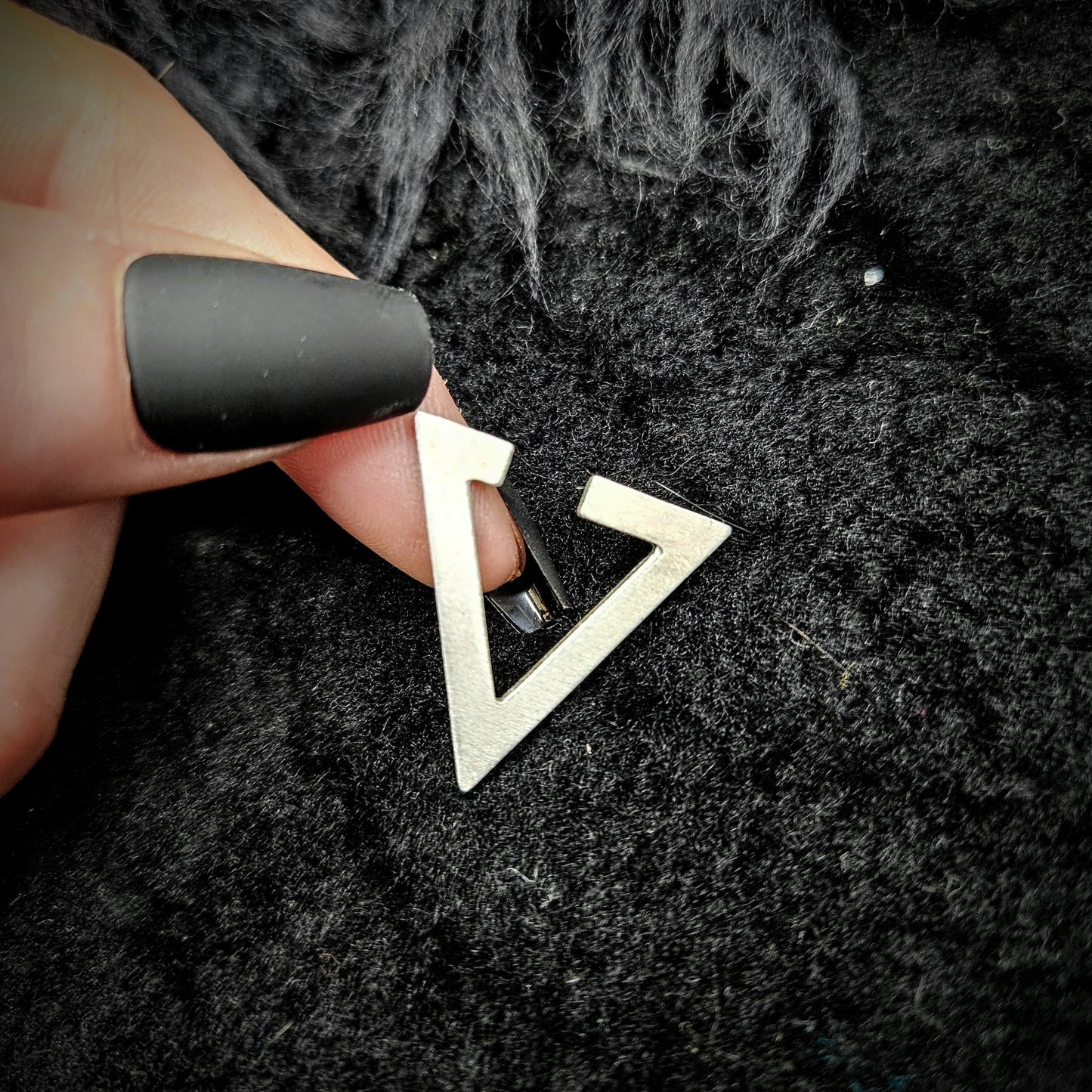 Triangle Earcuff / Aluminum