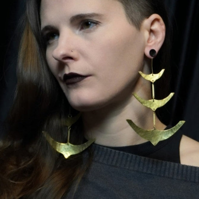 SPINE Earrings / Brass