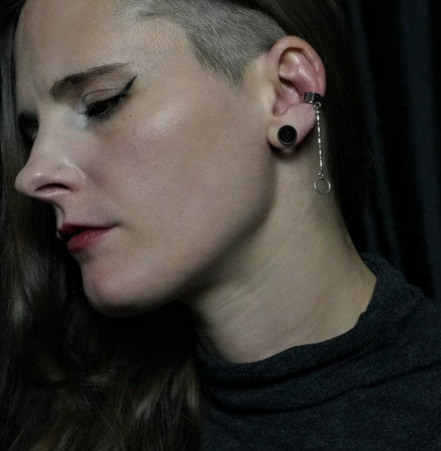 Circle Dangle Earcuff / Silver