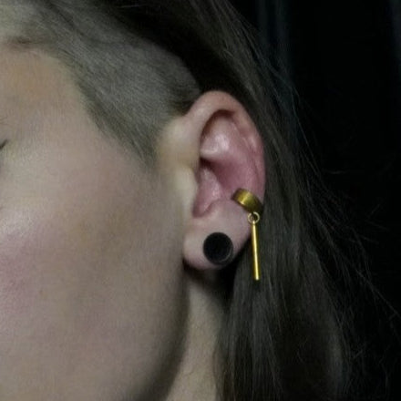 Short Bar Earcuff / Brass