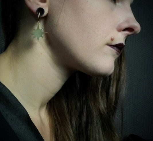 Single Star Earring / Brass