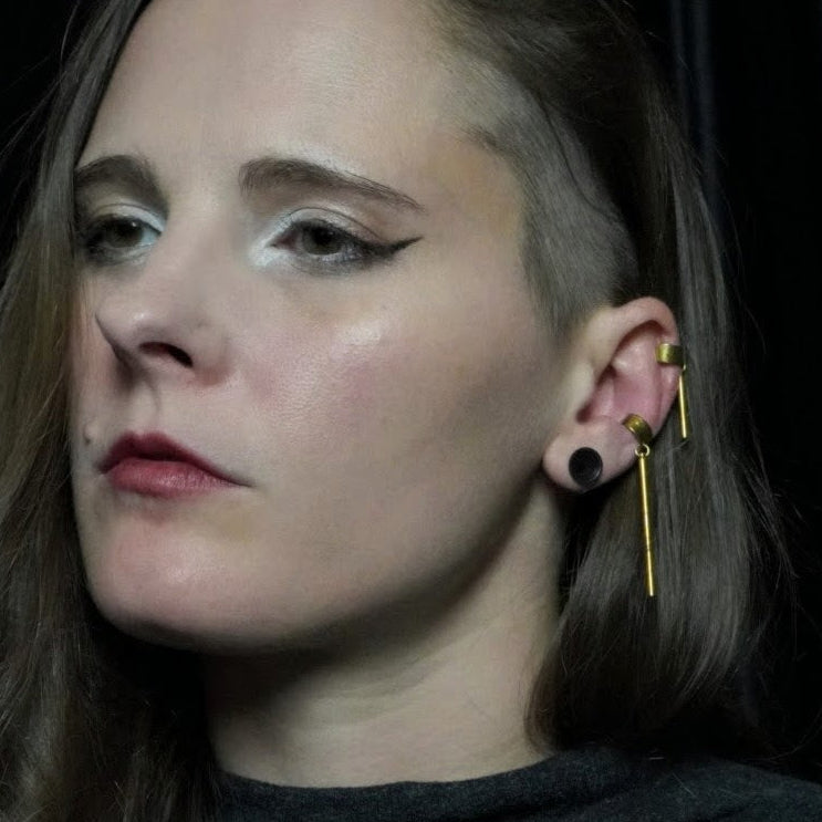 Short Bar Earcuff / Brass