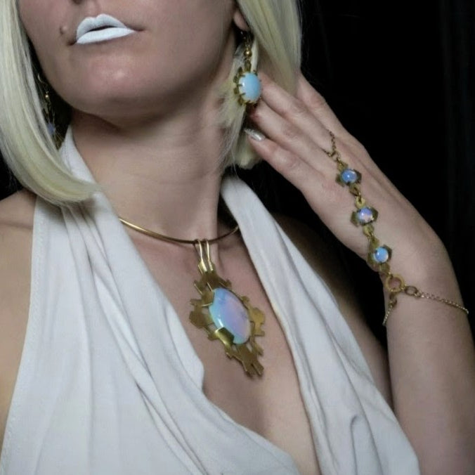 REGENCY Pendant/ Opalite / Brass