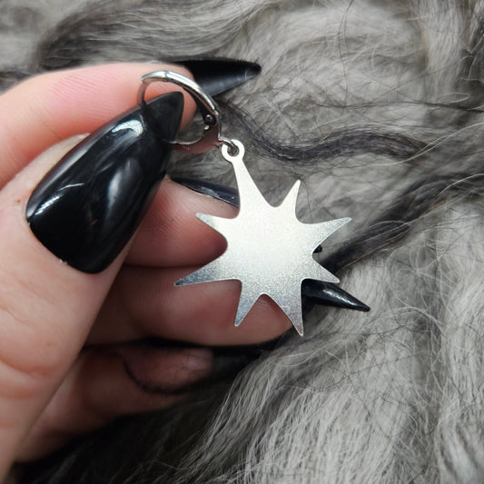 Single Star Earring / Stainless