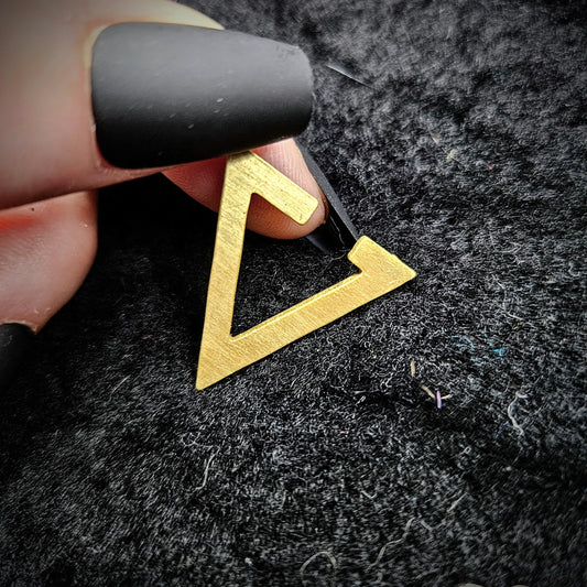 Triangle Earcuff / Brass