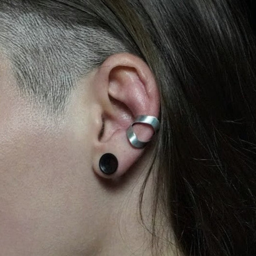 DIAMOND Earcuff / Aluminum