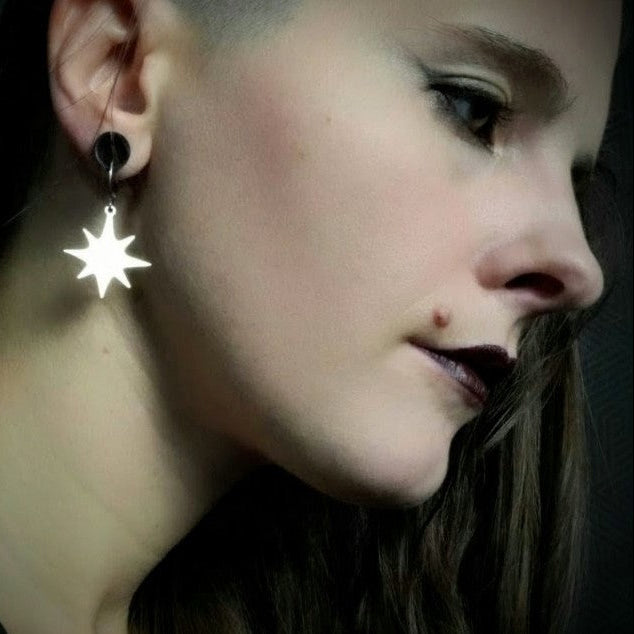 Single Star Earring / Stainless