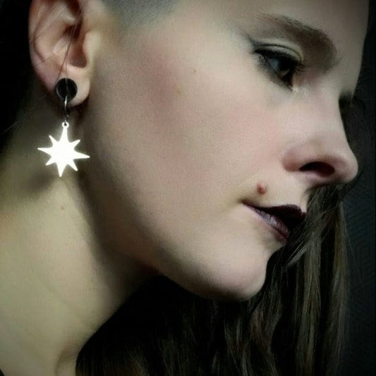 Single Star Earring / Stainless