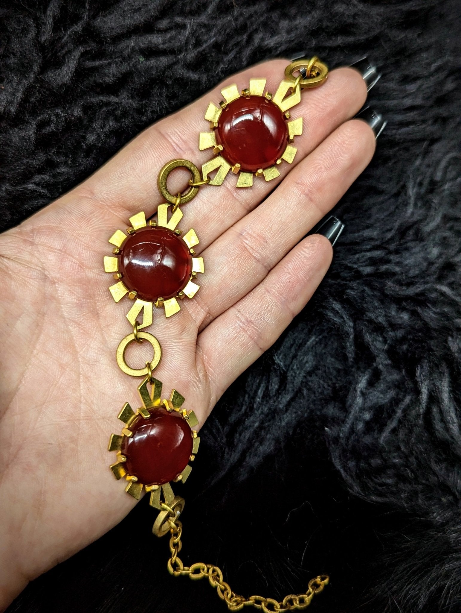 DARKSTAR MACHINATIONS - ELIZABETH Bracelet / Red - Agate / Brass - bracelet