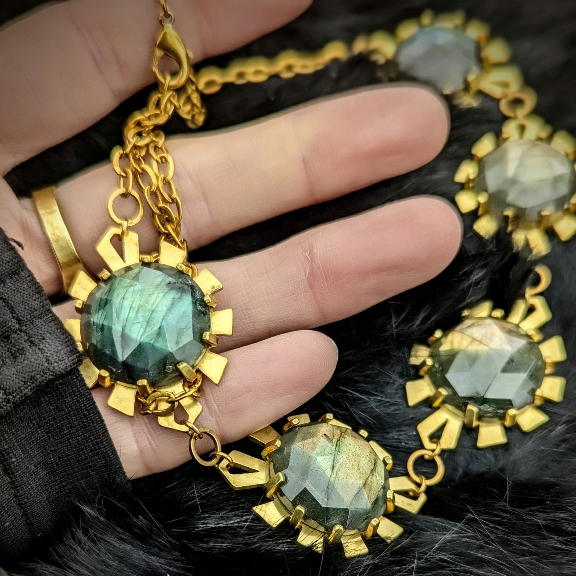 DARKSTAR MACHINATIONS - ELIZABETH Jewels Set / Labradorite / Brass - Bundle