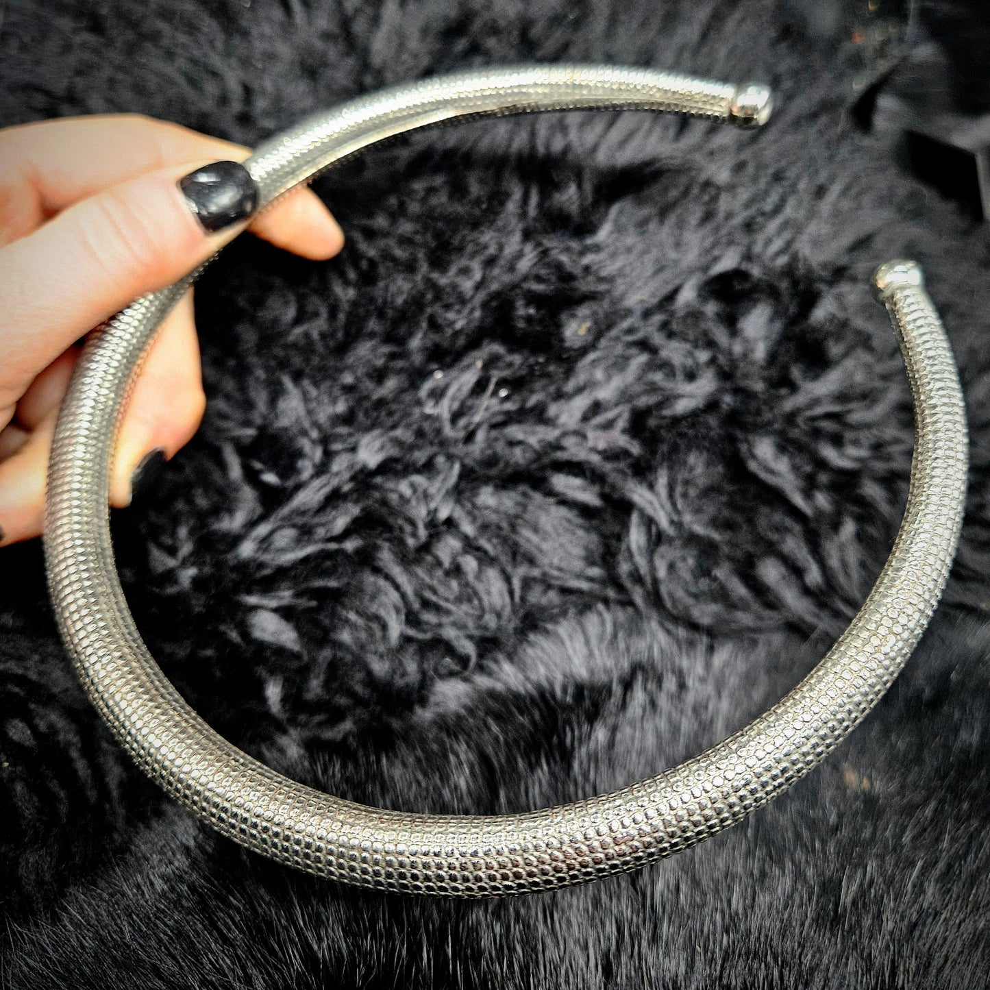 Textured Tribal Torque / Silver