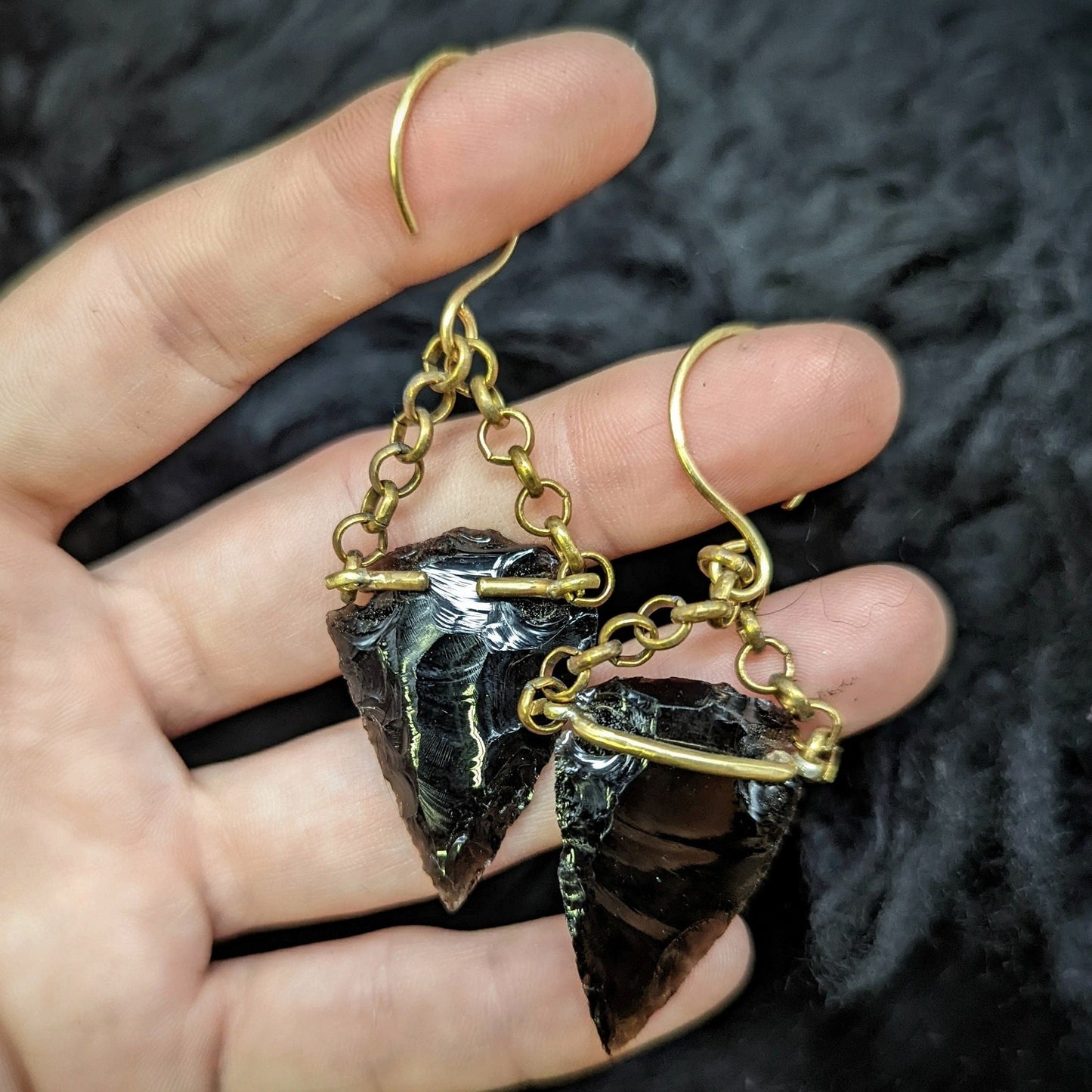 OBSIDIAN SM Arrowhead Earrings / Brass