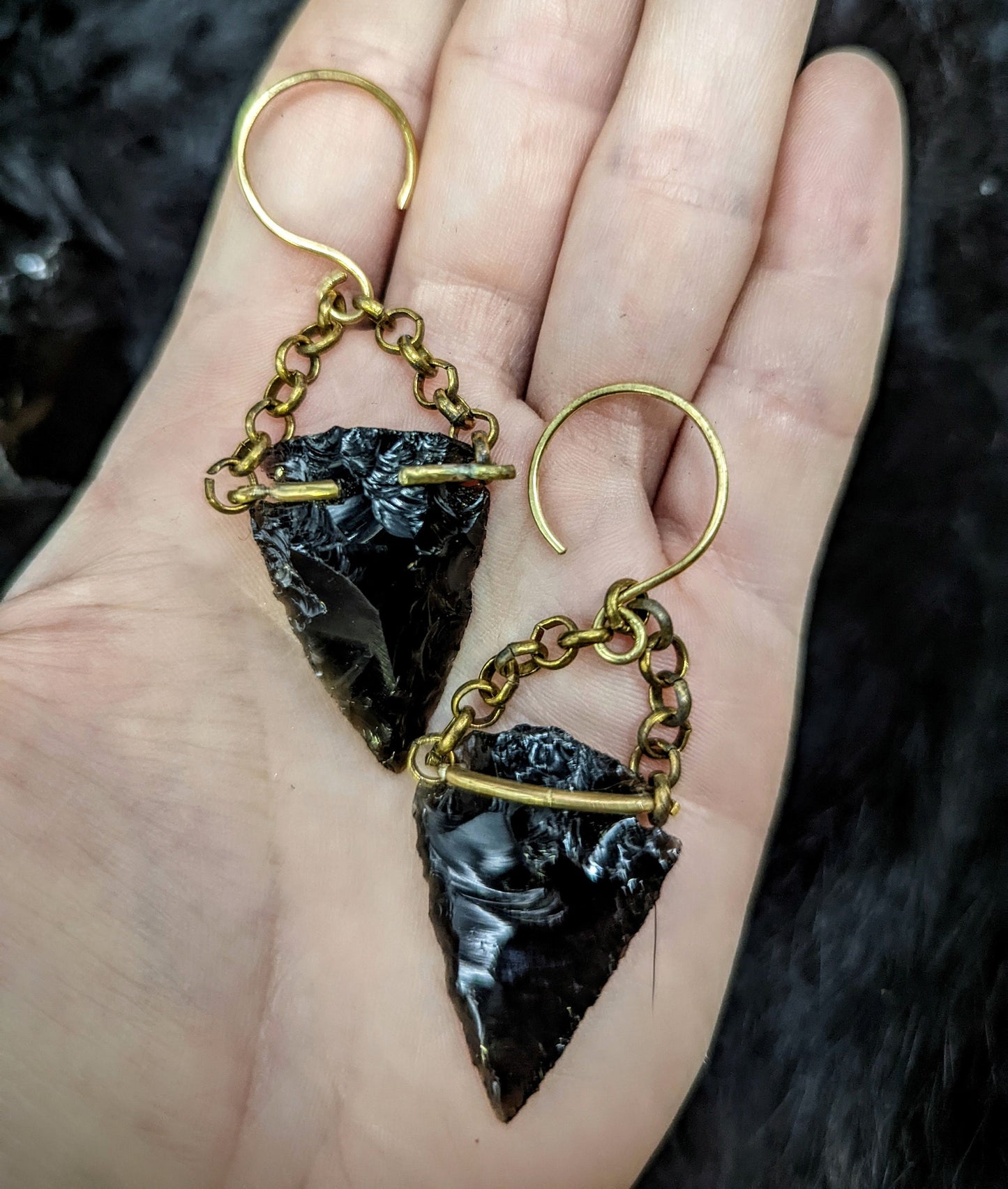 OBSIDIAN SM Arrowhead Earrings / Brass