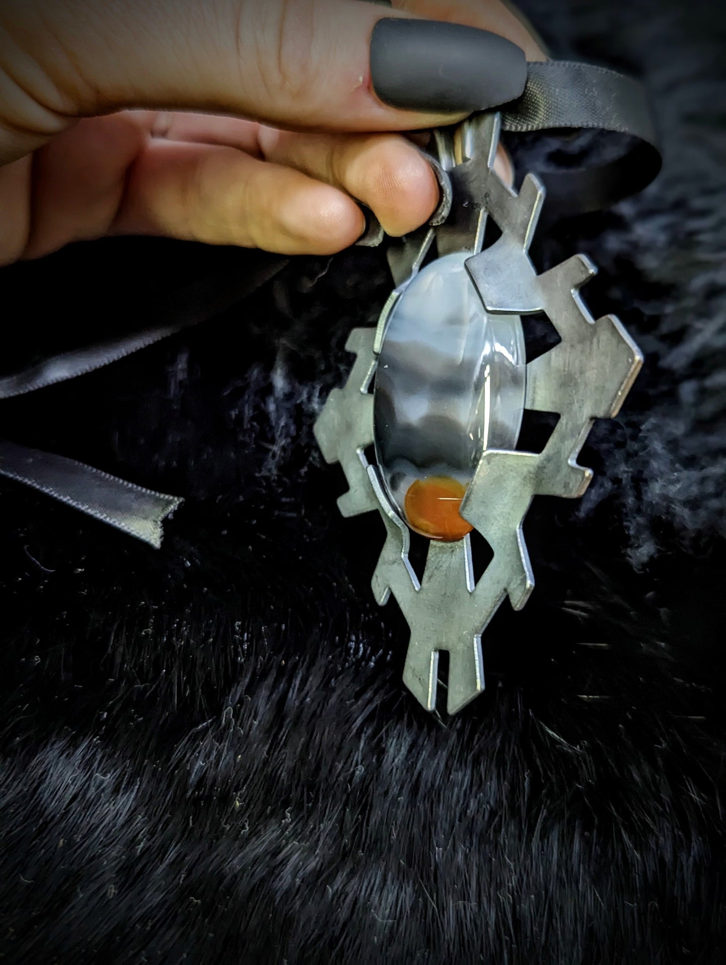 REGENCY Pendant / Agate / Black