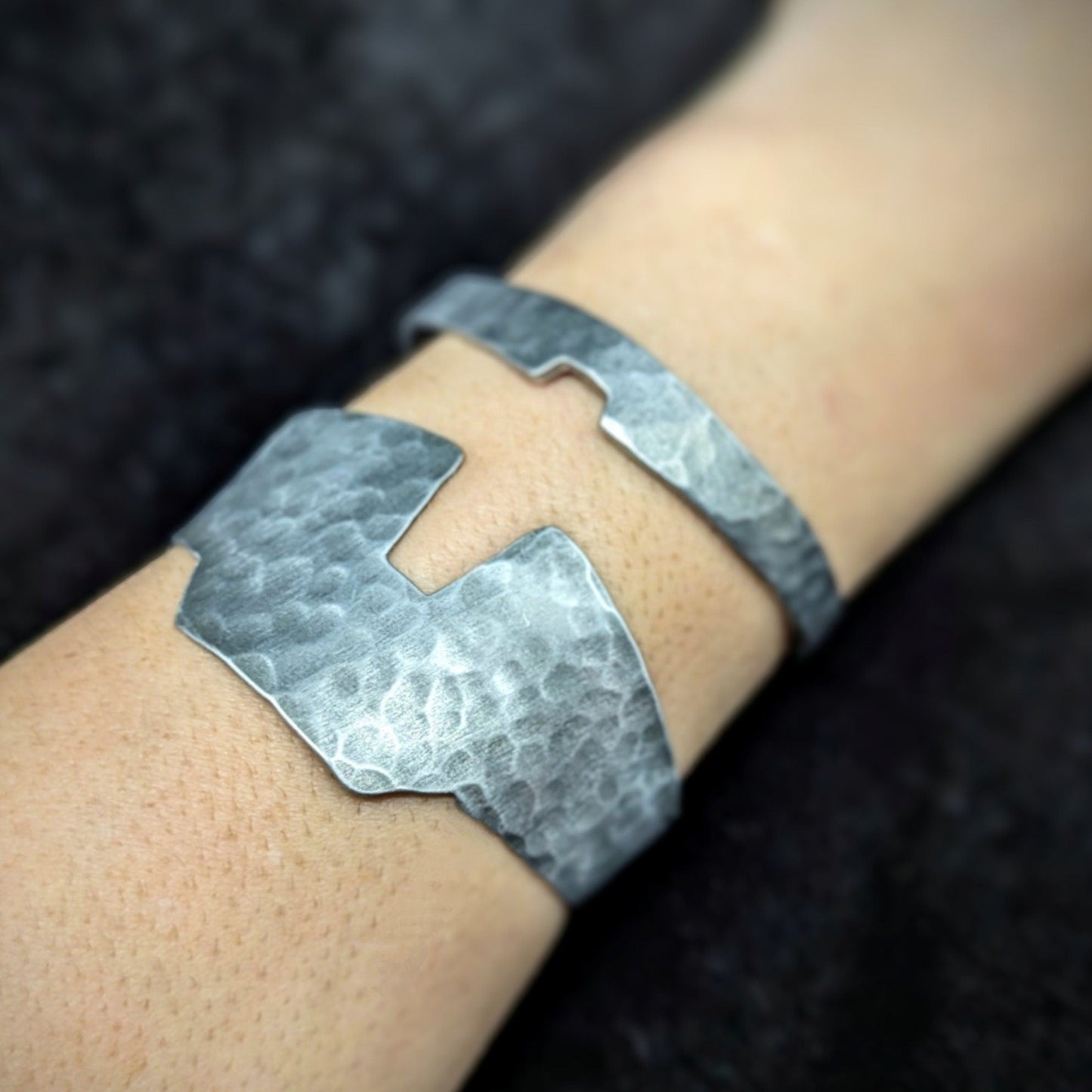 PENTHESILEA Cuff / Aluminum